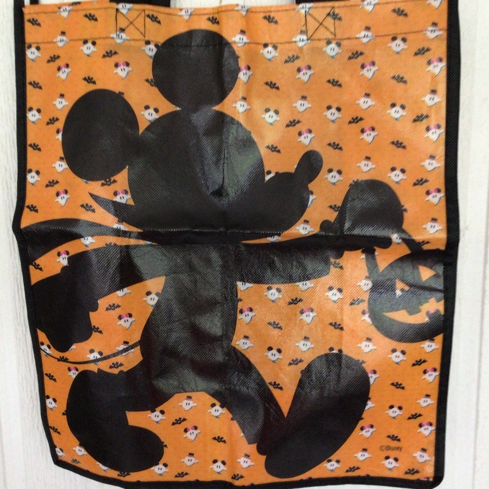 CLEARANCE MAKE OFFER !  
DISNEY PARKS MICKEY MOUSE HALLOWEEN TRICK OR TREAT BAG